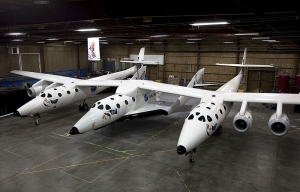 WhiteKnightTwo/SpaceShipTwo в ангаре (space.com) WhiteKnightTwo/SpaceShipTwo в ангаре (space.com)