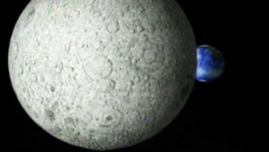 Тея, приближающаяся к Земле, в видении художника (space.com) Тея, приближающаяся к Земле, в видении художника (space.com)