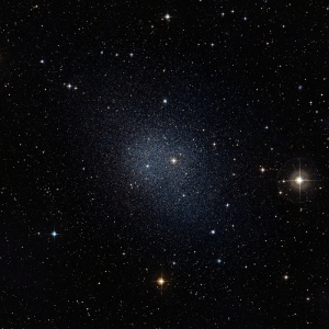 Одна из сферических галактик около Млечного пути (space.com)