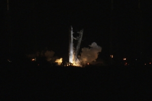 Запуск двигателей ракеты (nasa.gov) Запуск двигателей ракеты (nasa.gov)