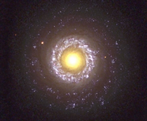Сейфертова галактика NGC 7742 (cfa.harvard.edu) Сейфертова галактика NGC 7742 (cfa.harvard.edu)
