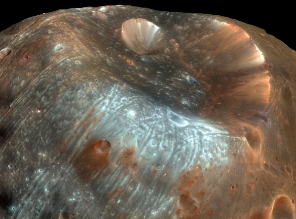 На Фобосе есть свои кратеры (ru.wikipedia.org)