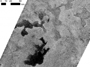 Разное альбедо одного озера на снимке Кассини (nasa.gov)