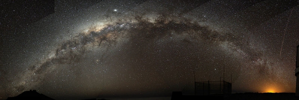 Млечный путь над Чили (caltech.edu)