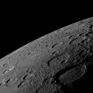 Поверхность Меркурия (wikipedia.org)