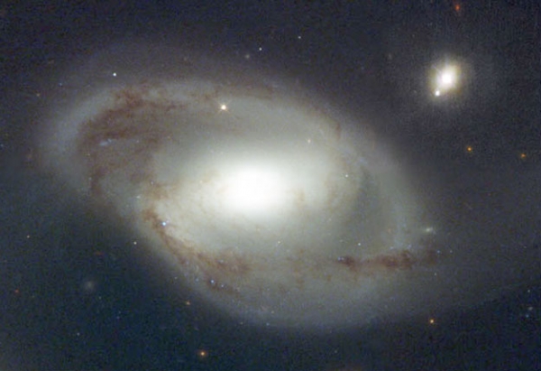 Квазар галактики NGC 4319 (wikipedia.org) Квазар галактики NGC 4319 (wikipedia.org)