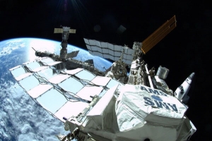 Спектрометр на борту МКС (space.com) Спектрометр на борту МКС (space.com)