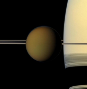 Титан и Сатурн (jpl.nasa.gov) Титан и Сатурн (jpl.nasa.gov)