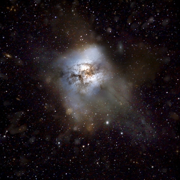 Рисунок типичной галактики с активным звездообразованием (herschel.cf.ac.uk)