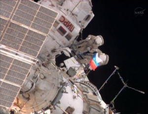 Флаг в космосе (space.com)