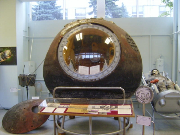 Восток-1 (wikipedia.org) Восток-1 (wikipedia.org)