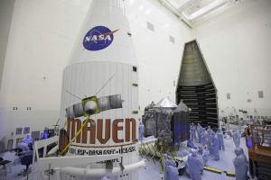 Подготовка к установке в ракету (space.com) Подготовка к установке в ракету (space.com)