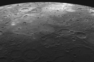 Относительно гладкие равнины Меркурия (phys.org)