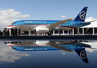 Авиасалон «Ле Бурже». «Sukhoi SuperJet 100». (Изображение — creep.ru) Авиасалон «Ле Бурже». «Sukhoi SuperJet 100». (Изображение — creep.ru)