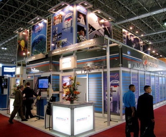 Стенд «Роскосмоса на выставке LAAD в Бразилии (Изображение — expoclub.ru) Стенд «Роскосмоса на выставке LAAD в Бразилии (Изображение — expoclub.ru)