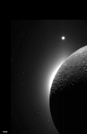 Луна (space.com) Луна (space.com)