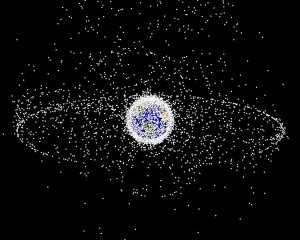 Распределение мусора около Земли. Хорошо видно количество мусора на околоземной и геостационарной орбитах (wikipedia.org)