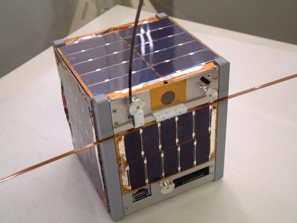 Японский кубсат. Запущен в 2003 году и до сих пор работает (space.t.u-tokyo.ac.jp) Японский кубсат. Запущен в 2003 году и до сих пор работает (space.t.u-tokyo.ac.jp)