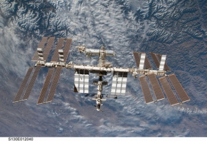 МКС, место запуска многих малышей (space.com) МКС, место запуска многих малышей (space.com)