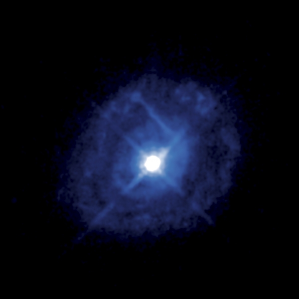 Изображение галактики Маркариан 509, полученное Хабблом. На изображении хорошо видно, что чрезвычайно яркий центр галактики - неспокойное место (sron.nl)