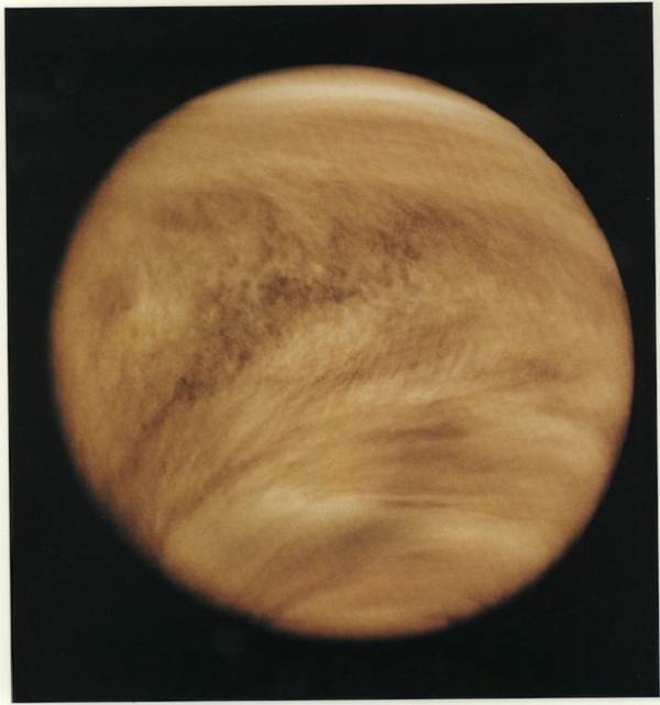 Ультрафиолетовое изображение облаков Венеры (nasa.gov)