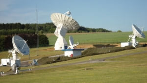 20-метровая антенна в Реду (esa.int) 20-метровая антенна в Реду (esa.int)