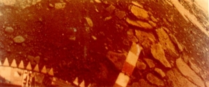 Поверхность Венеры и прибор для анализа грунта (wikipedia.org)